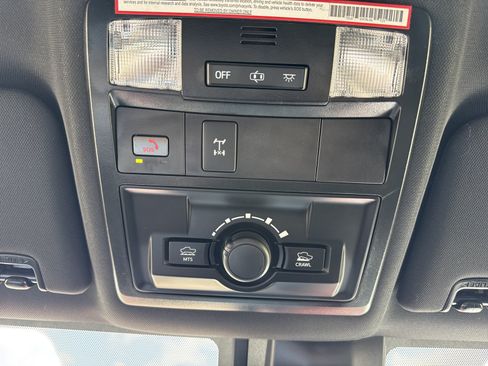Used 2022 Toyota Tacoma TRD Off-Road w/ Technology Package AWD/4WD image 29