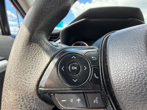 Used 2019 Toyota RAV4 LE AWD/4WD image 17