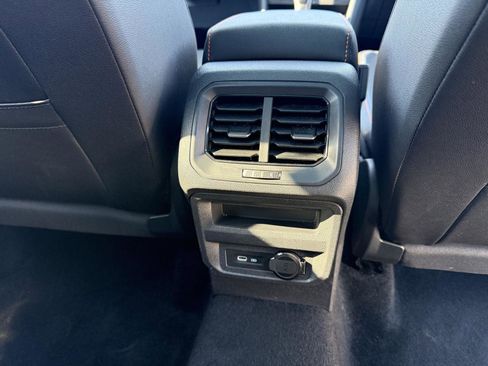 Used 2024 Volkswagen Tiguan Wolfsburg Edition image 33