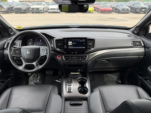 Used 2023 Honda Passport EX-L image 2