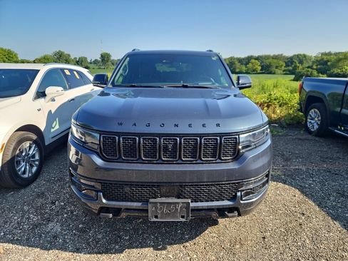 Used 2024 Jeep Wagoneer Series II w/ Convenience Group I AWD/4WD image 2