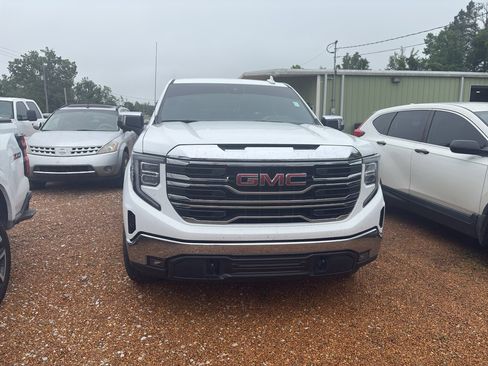 Used 2023 GMC Sierra 1500 SLT w/ SLT Premium Package AWD/4WD image 2