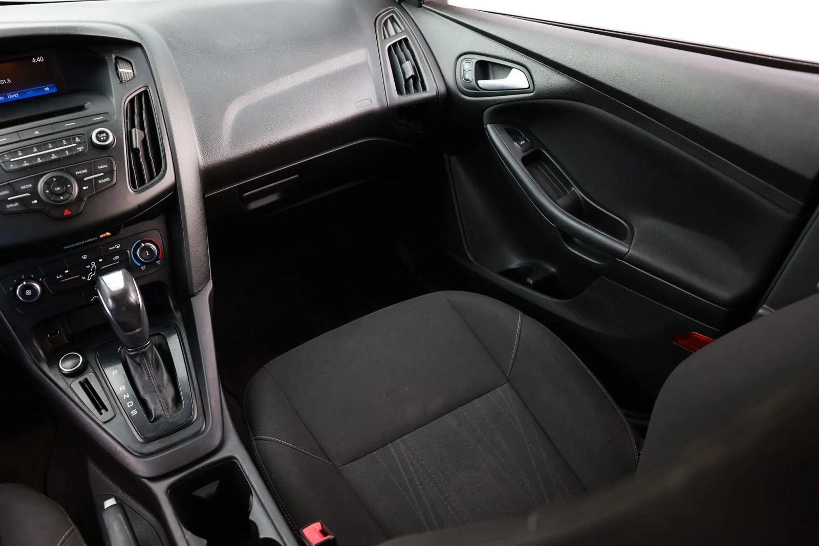 Used 2015 Ford Focus SE w/ SE Sport Package FWD image 14