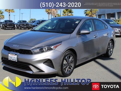 Used 2023 Kia Forte LXS image 3