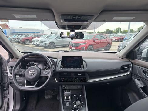 Certified 2023 Nissan Rogue SV w/ SV Premium B Package AWD/4WD image 28