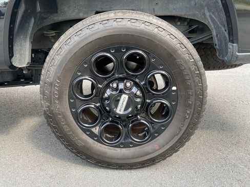 Used 2023 Ford F250 XLT w/ Black Appearance Package AWD/4WD image 32