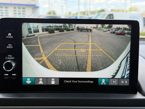 Used 2024 Honda Pilot Touring image 22