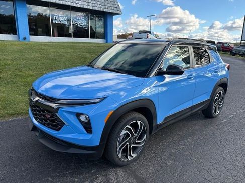 Used 2024 Chevrolet TrailBlazer RS image 2