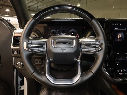Used 2026 GMC Yukon XL Denali w/ Denali Reserve Package AWD/4WD image 10