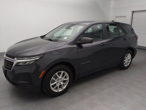 Used 2022 Chevrolet Equinox LS AWD/4WD image 2