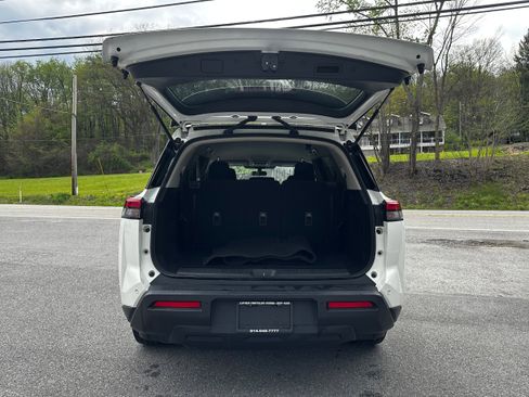 Used 2023 Nissan Pathfinder SV AWD/4WD image 15