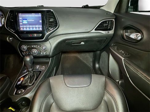 Certified 2022 Jeep Cherokee Limited image 33