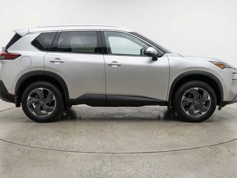 Used 2025 Nissan Rogue SV AWD/4WD image 11