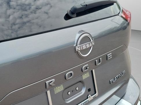 Certified 2024 Nissan Rogue Platinum w/ Platinum Premium Package FWD image 31