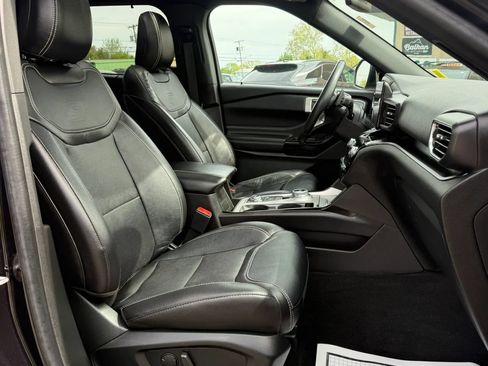 Used 2023 Ford Explorer ST w/ Equipment Group 401A AWD/4WD image 24