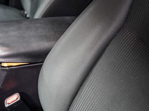 Used 2018 Toyota RAV4 LE w/ Carpet Mat Package FWD image 19