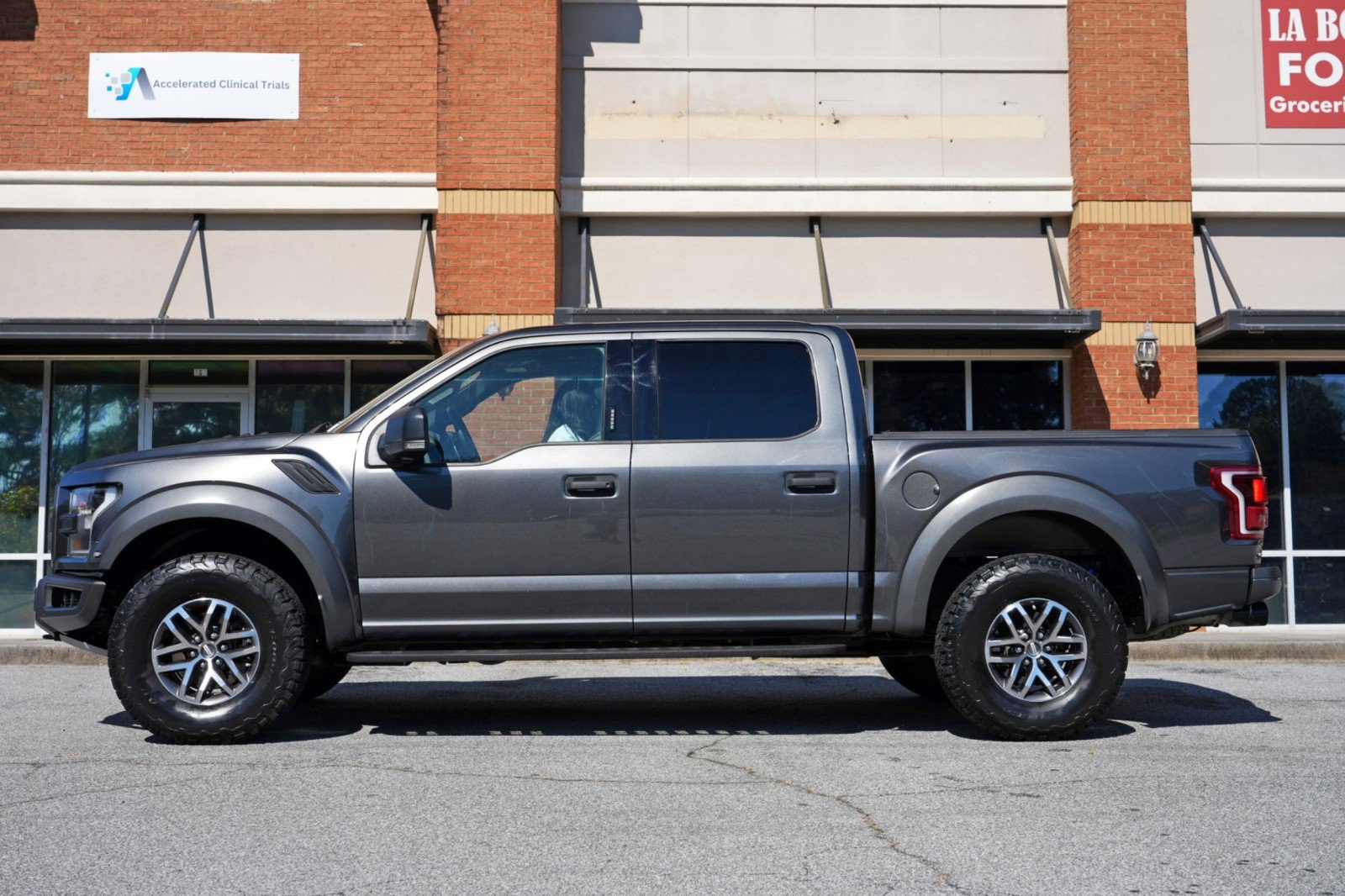 Used 2018 Ford F150 Raptor w/ Equipment Group 801A Mid AWD/4WD image 8