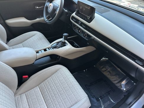 Used 2023 Honda HR-V LX image 19
