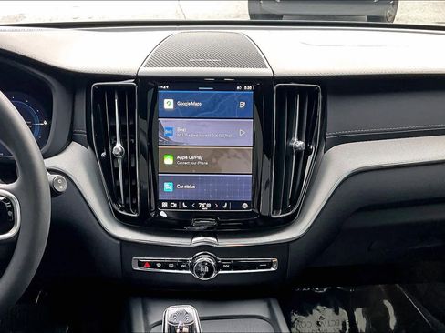 Used 2024 Volvo XC60 T8 Ultimate image 6