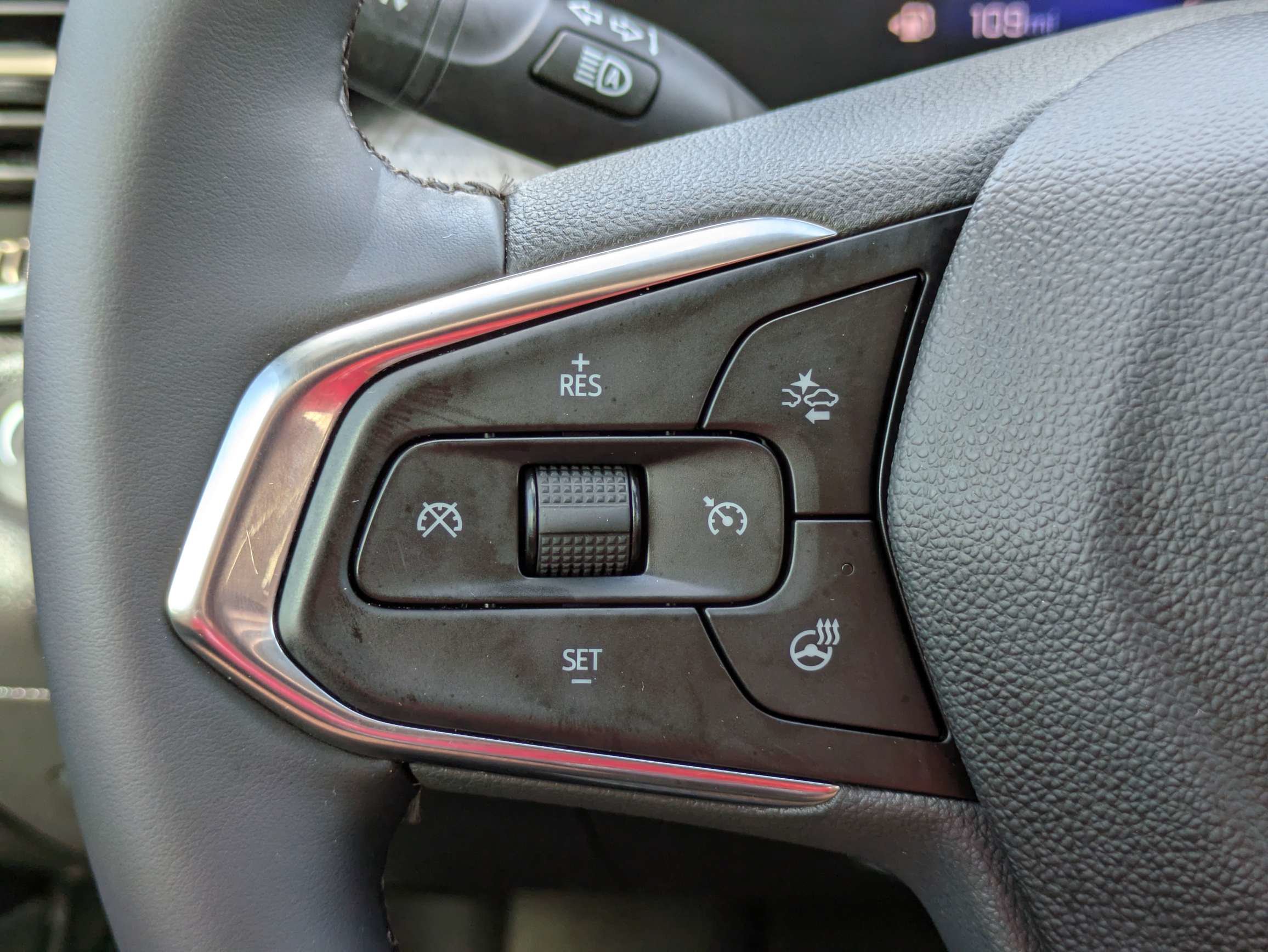 Used 2025 Chevrolet Trax ACTIV w/ Driver Confidence Package FWD image 23
