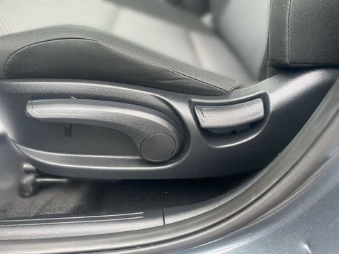 Used 2025 Kia Soul LX w/ LX Technology Package FWD image 16