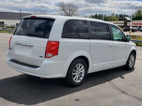 Used 2018 Dodge Grand Caravan SXT FWD image 3