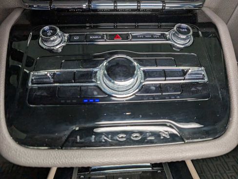 Certified 2022 Lincoln Corsair AWD w/ Premium Package image 32