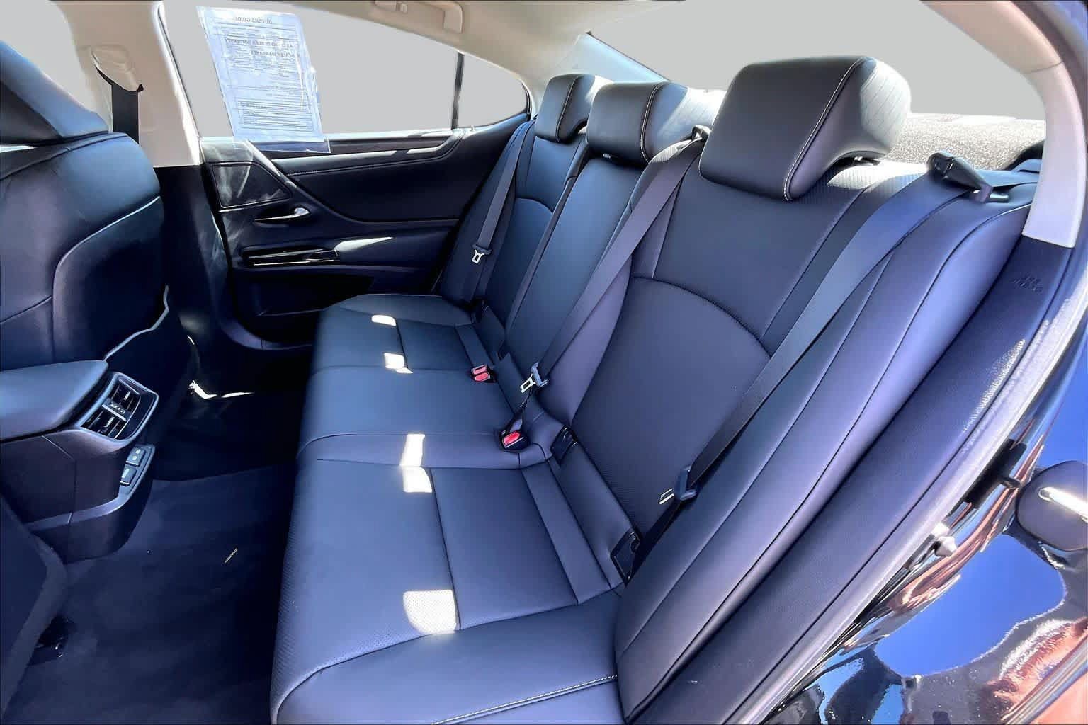 Certified 2024 Lexus ES 350 w/ Premium Package FWD image 18