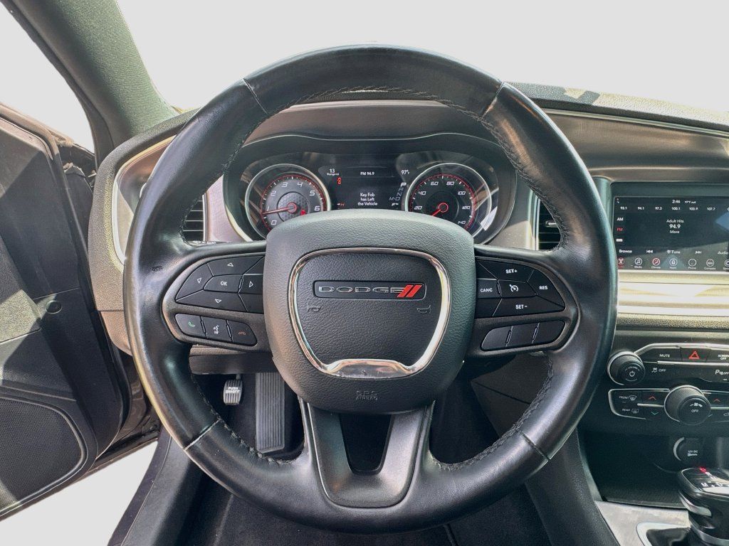 Used 2022 Dodge Charger SXT RWD image 11