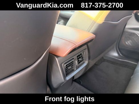 Used 2022 Toyota Venza Limited image 26