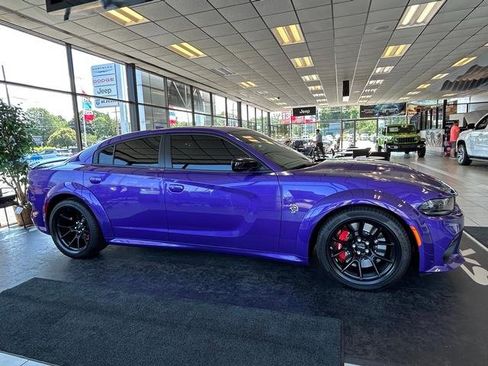 Used 2023 Dodge Charger SRT Hellcat w/ Harman/Kardon Audio Group image 2