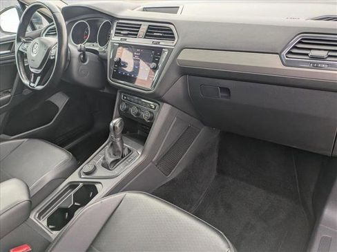 Used 2019 Volkswagen Tiguan SE w/ Panoramic Sunroof Package image 21