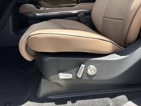 New 2026 Lincoln Navigator Black Label AWD/4WD image 22