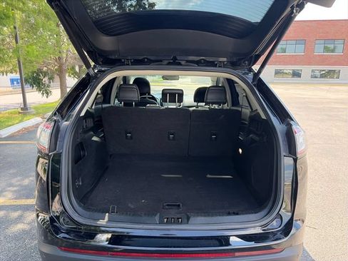 Used 2018 Ford Edge Titanium w/ Equipment Group 301A AWD/4WD image 27