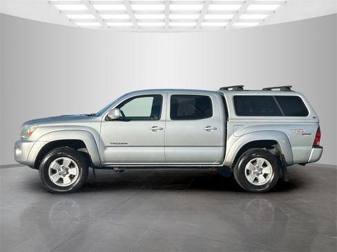 Used 2005 Toyota Tacoma 4x4 Double Cab w/ TRD Sport Pkg #2 image 2