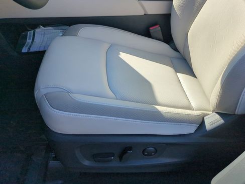 New 2026 Nissan Pathfinder SL FWD image 16