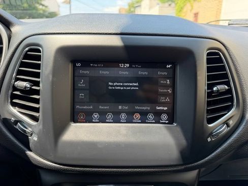 Used 2020 Jeep Compass Latitude AWD/4WD image 30