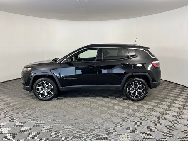 Used 2026 Jeep Compass Limited AWD/4WD image 4