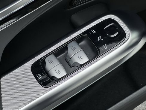 New 2026 Mercedes-Benz E 350 4MATIC Sedan image 13