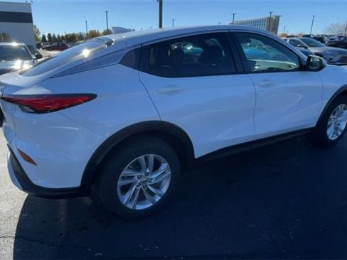 New 2026 Buick Envista Preferred image 2