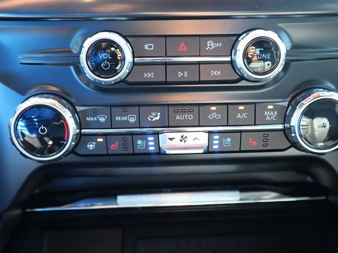 New 2025 Ford F150 Lariat w/ Equipment Group 502A High image 9