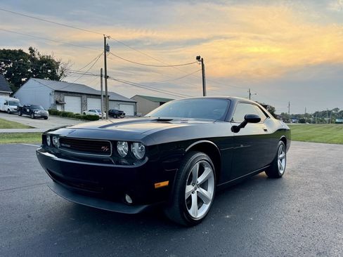 Used 2010 Dodge Challenger R/T image 1