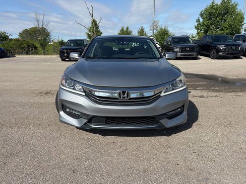 Used 2017 Honda Accord EX-L image 2