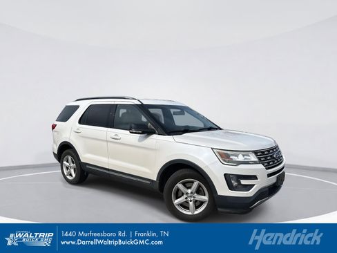 Used 2016 Ford Explorer XLT w/ Equipment Group 202A image 1