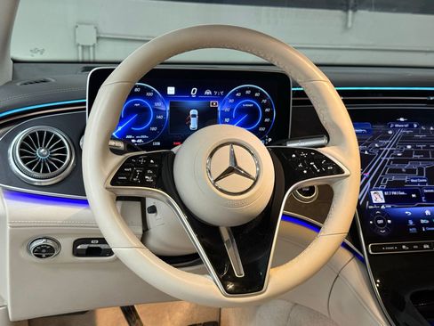Used 2023 Mercedes-Benz EQS 450+ SUV image 36