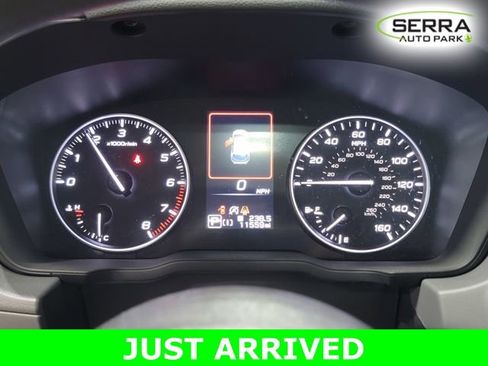 Used 2025 Subaru Crosstrek 2.0i Premium AWD/4WD image 32