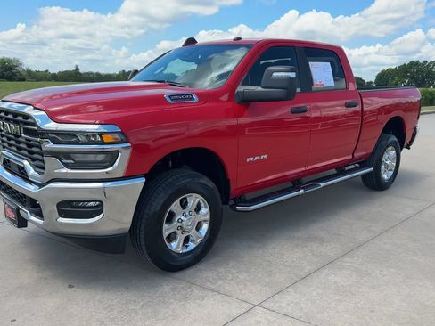 Used 2026 RAM 2500 Big Horn AWD/4WD image 5