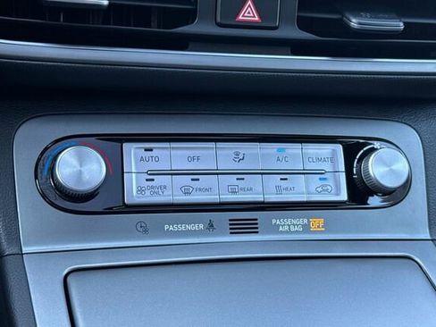 Used 2022 Hyundai Kona SEL w/ Convenience Package image 17