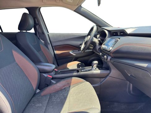 Used 2024 Nissan Kicks SR w/ Exterior Package FWD image 17