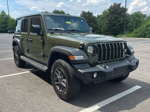 Used 2024 Jeep Wrangler Unlimited Sport AWD/4WD image 7